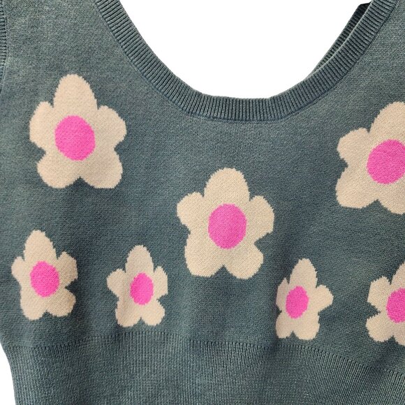 Bailey Rose Green Knit Crop Tank With Pink Daisy Flowers Size XS NWT - Picture 3 of 7